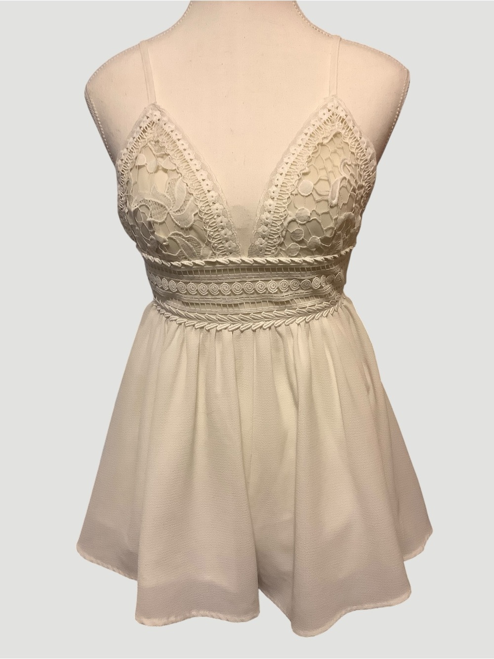 Style Rack Boho Off  White Lace Tie-Back Romper Size Small